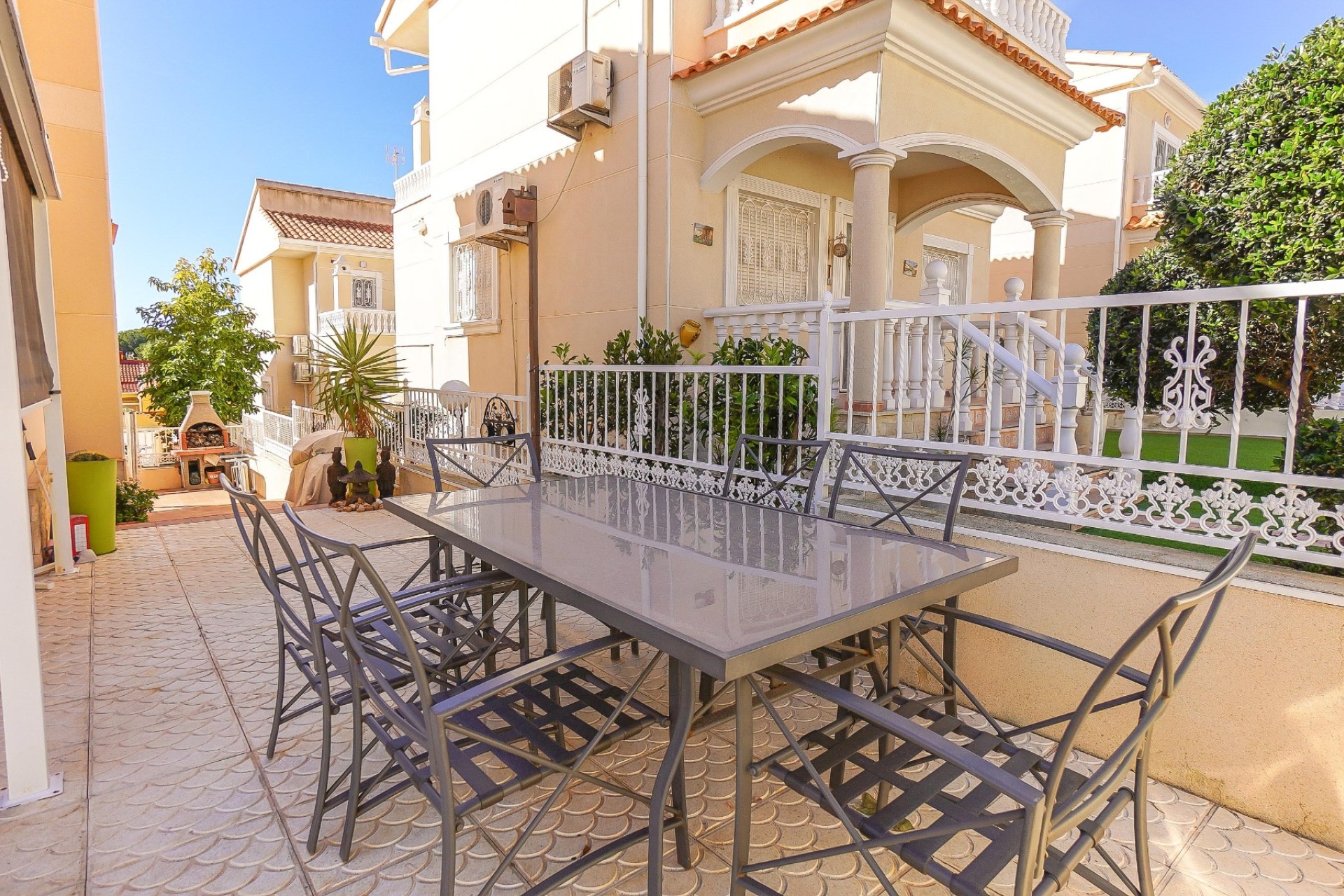 Resale - Detached Villa - La Marina - Urb. La Marina