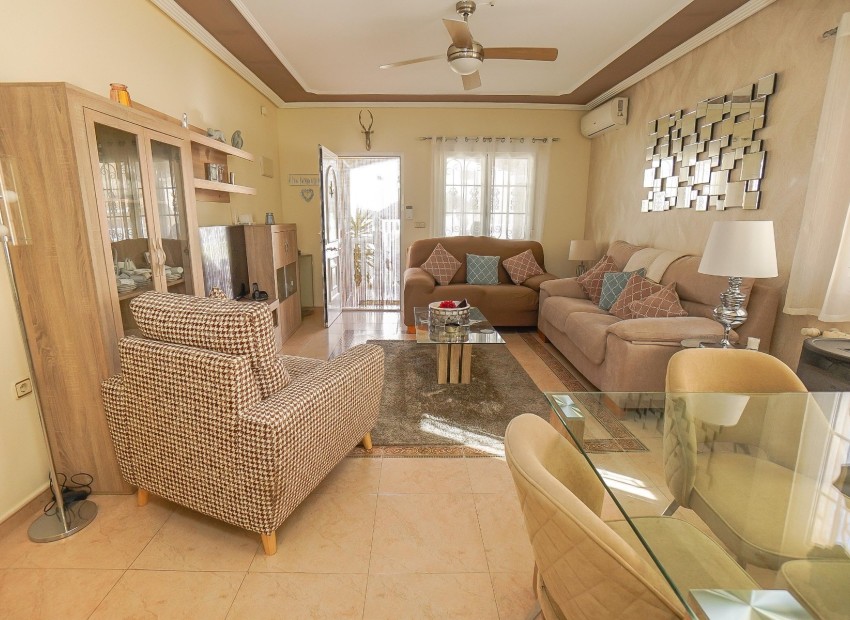 Resale - Detached Villa - La Marina - Urb. La Marina