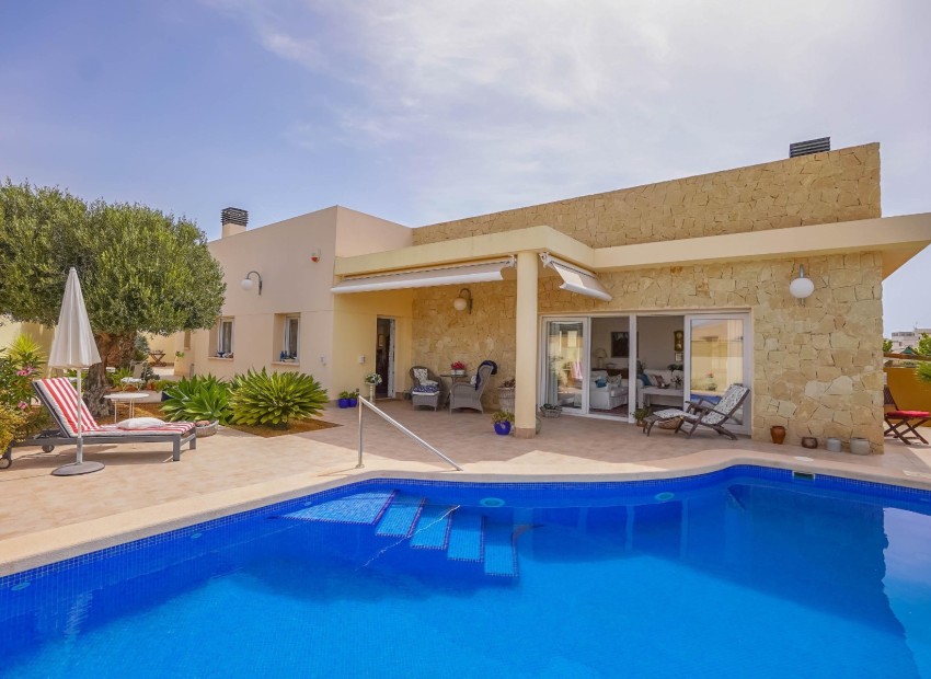 Resale - Detached Villa - La Marina - Urb. La Marina
