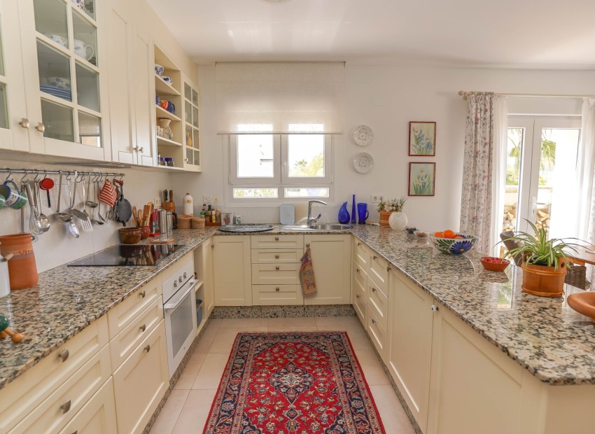 Resale - Detached Villa - La Marina - Urb. La Marina