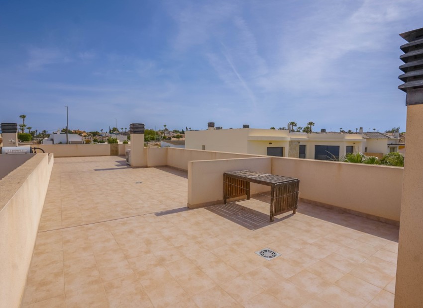 Resale - Detached Villa - La Marina - Urb. La Marina