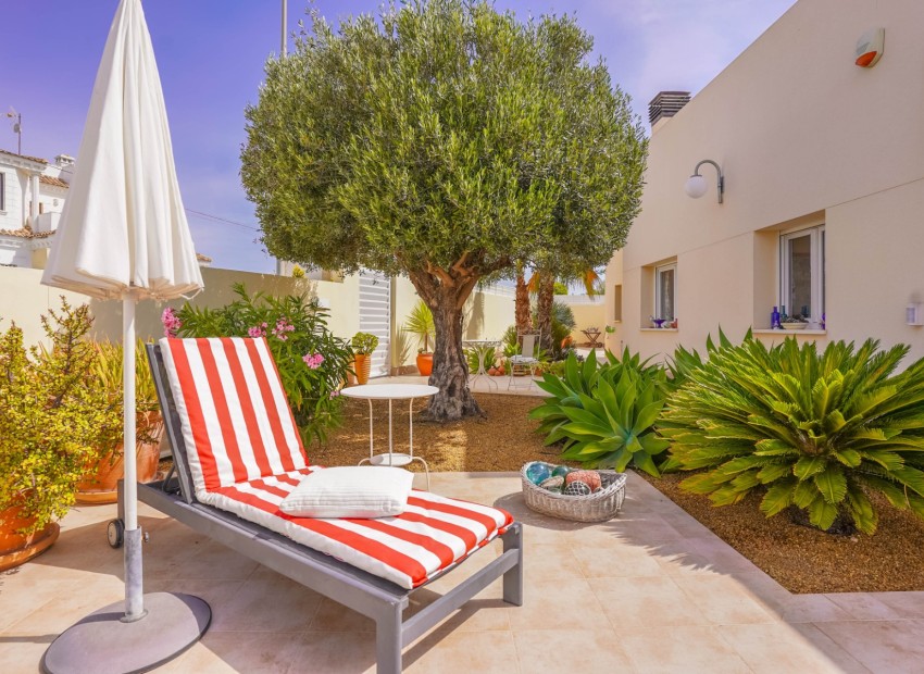 Resale - Detached Villa - La Marina - Urb. La Marina