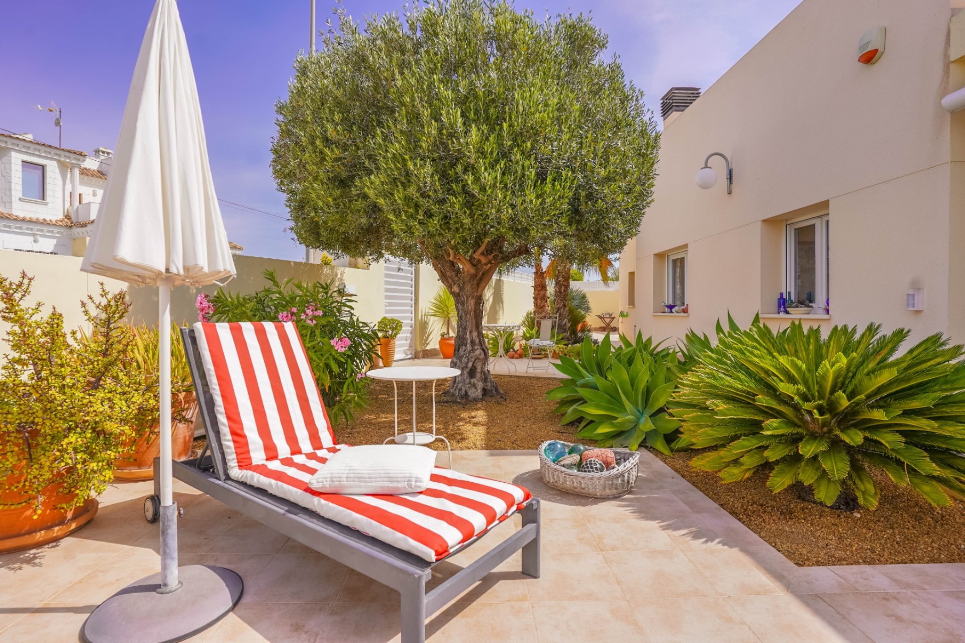 Resale - Detached Villa - La Marina - Urb. La Marina