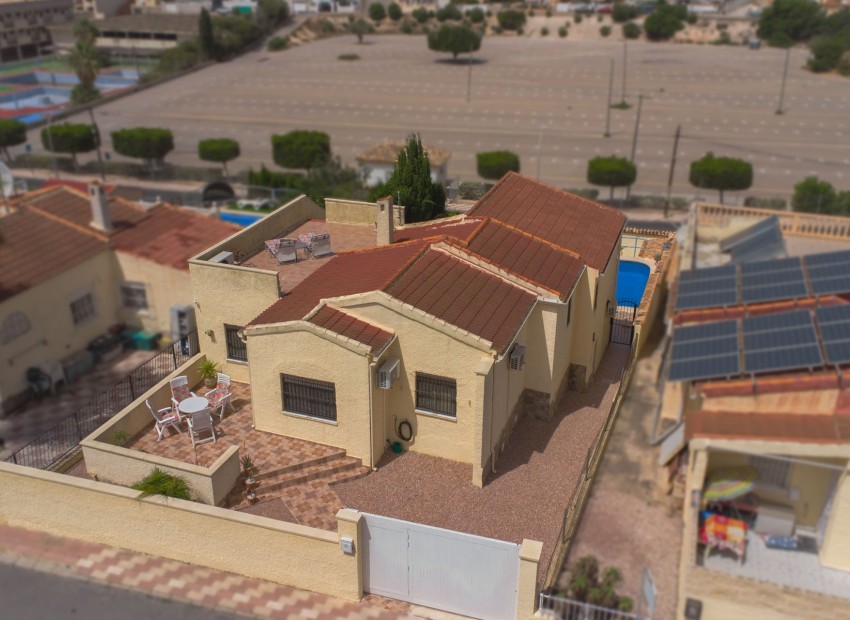 Resale - Detached Villa - La Marina - Urb. La Marina