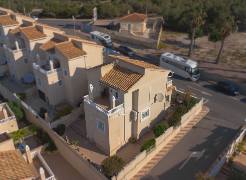 Resale - Detached Villa - La Marina - Urb. La Marina