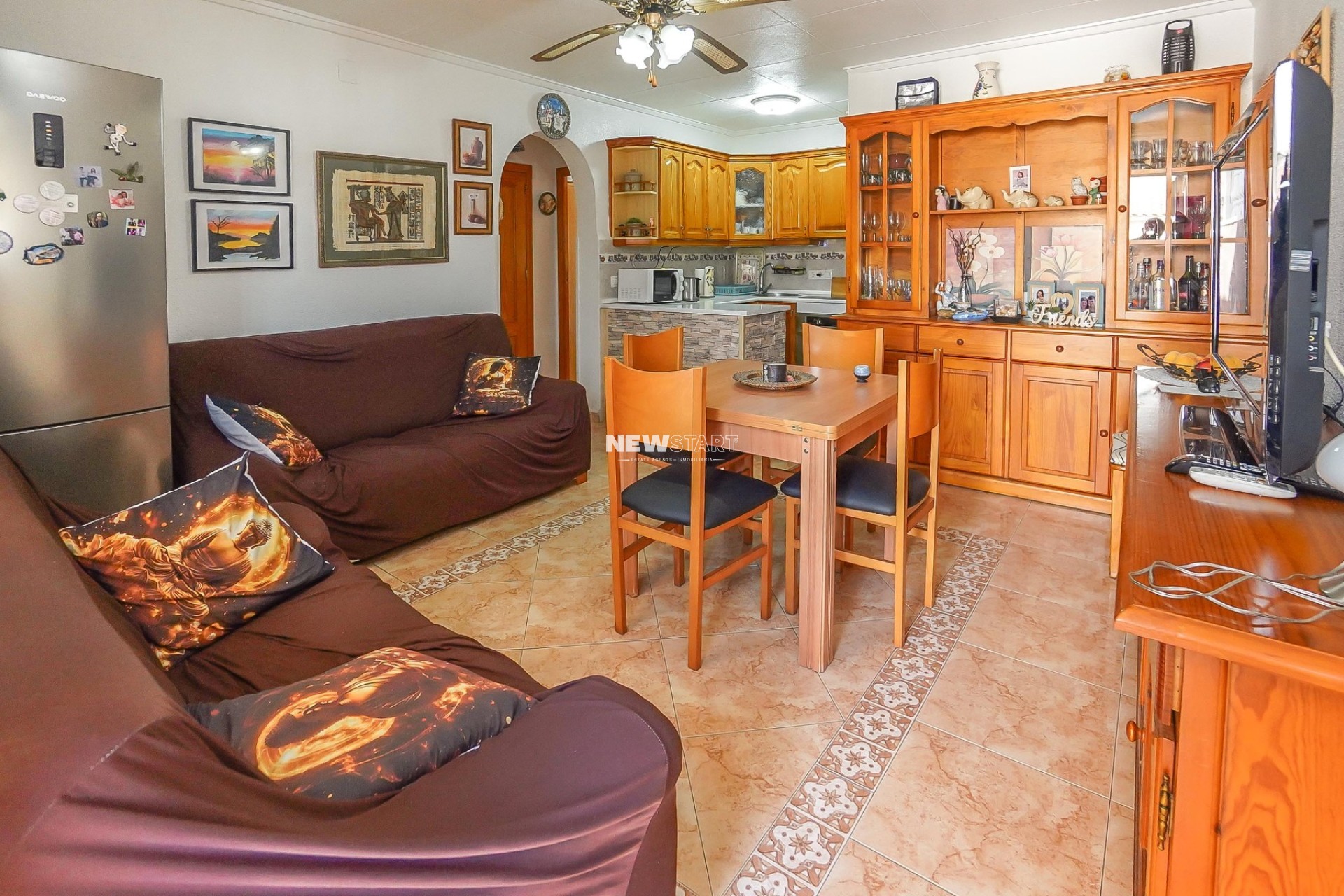 Resale - End Terrace - La Marina - Urb. La Marina