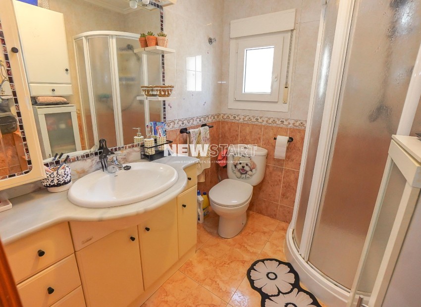 Resale - End Terrace - La Marina - Urb. La Marina