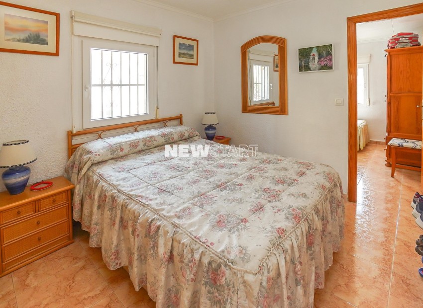 Resale - End Terrace - La Marina - Urb. La Marina