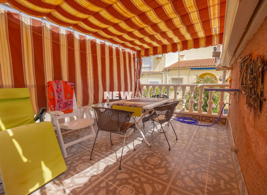 Resale - End Terrace - La Marina - Urb. La Marina