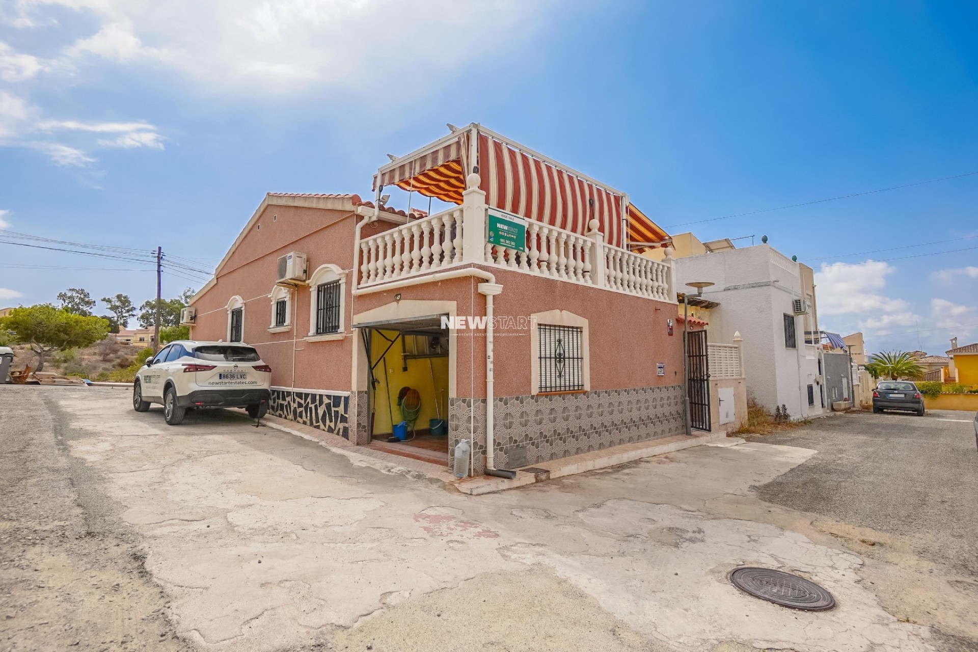 Resale - End Terrace - La Marina - Urb. La Marina
