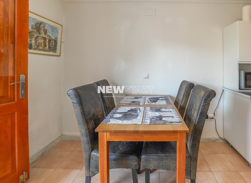 Resale - End Terrace - La Marina - Urb. La Marina