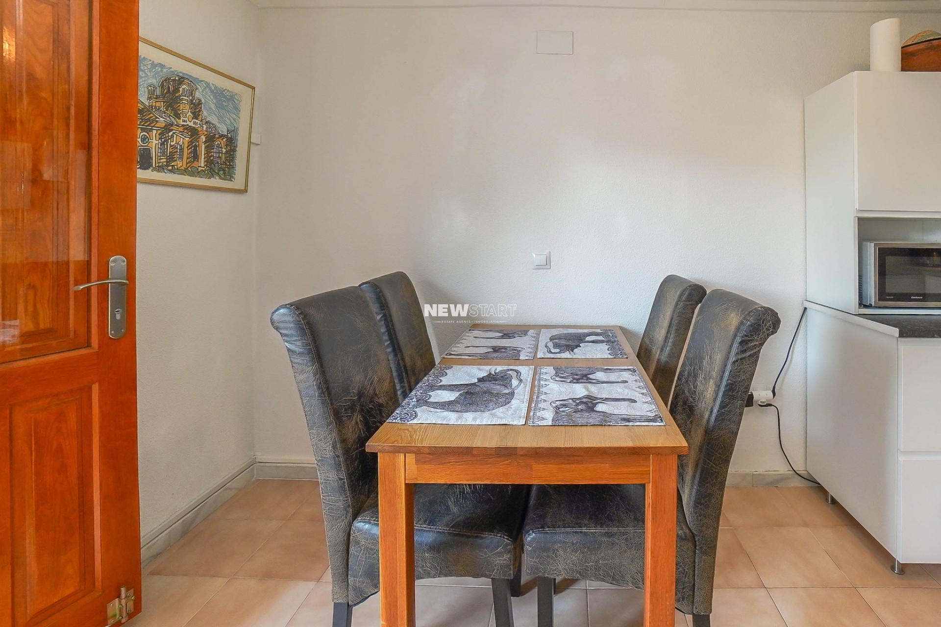 Resale - End Terrace - La Marina - Urb. La Marina