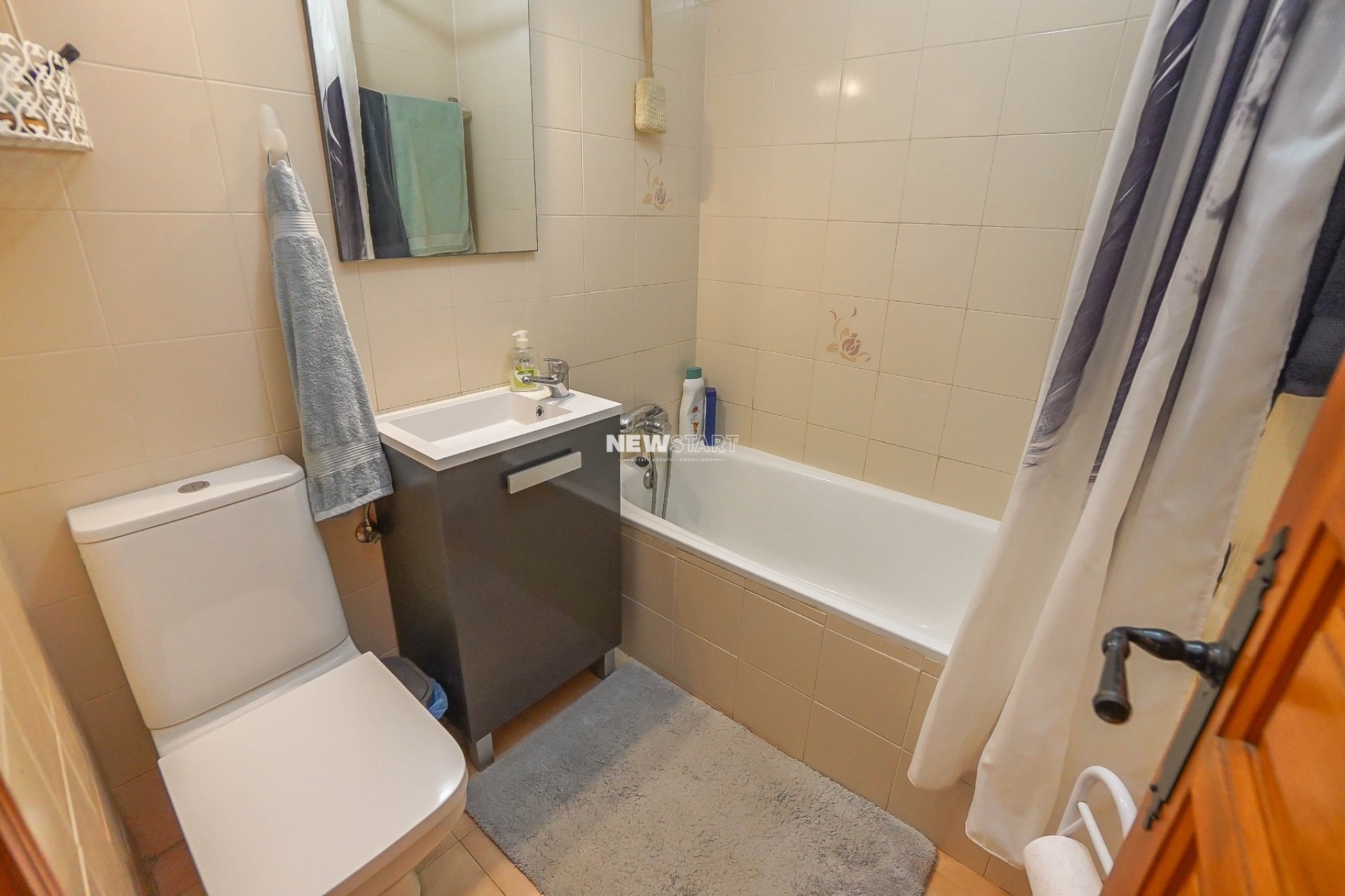 Resale - End Terrace - La Marina - Urb. La Marina