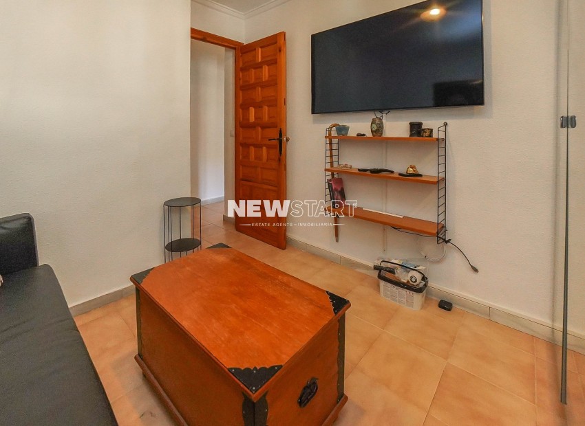 Resale - End Terrace - La Marina - Urb. La Marina