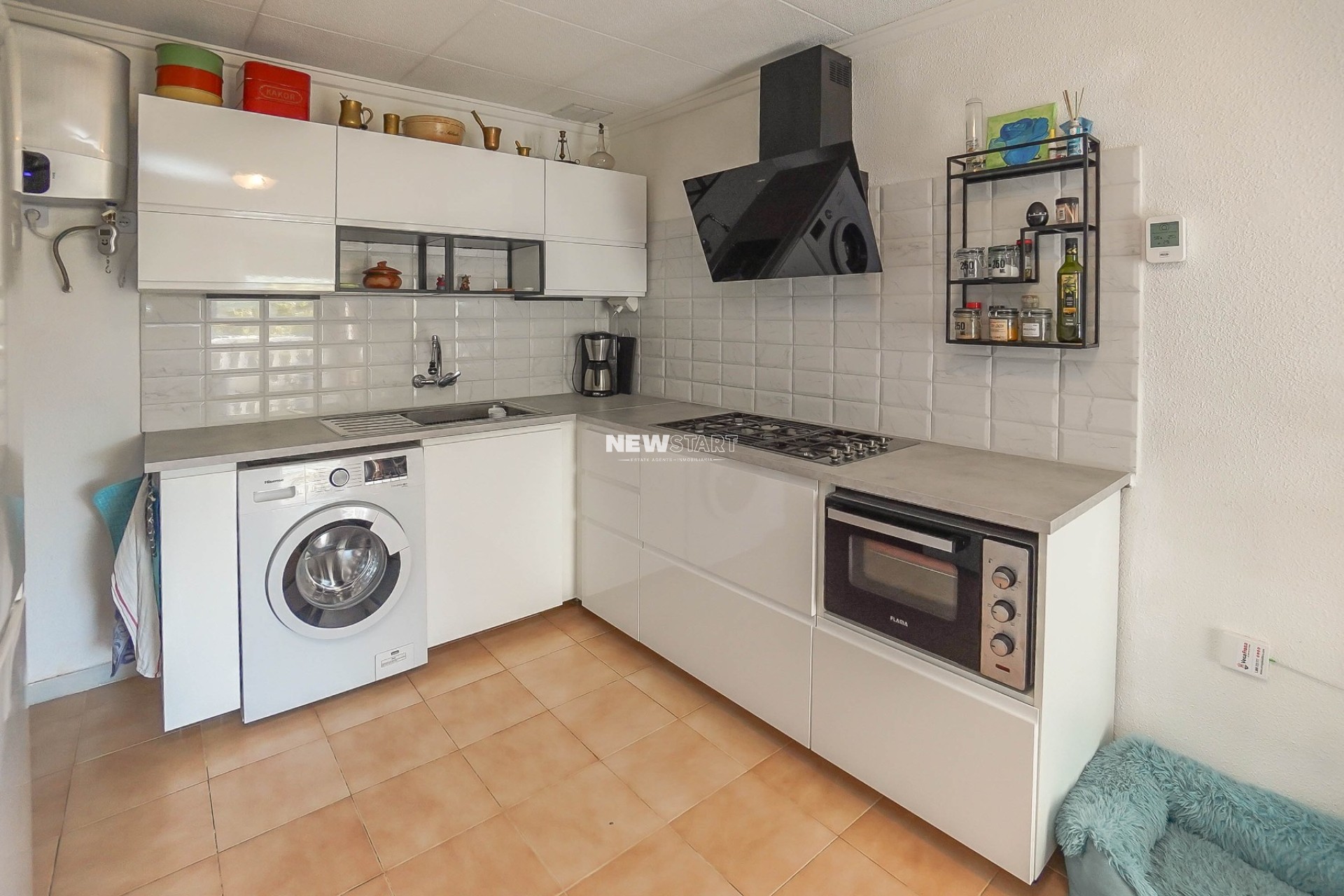 Resale - End Terrace - La Marina - Urb. La Marina