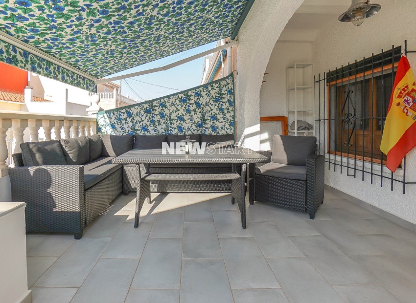 Resale - End Terrace - La Marina - Urb. La Marina