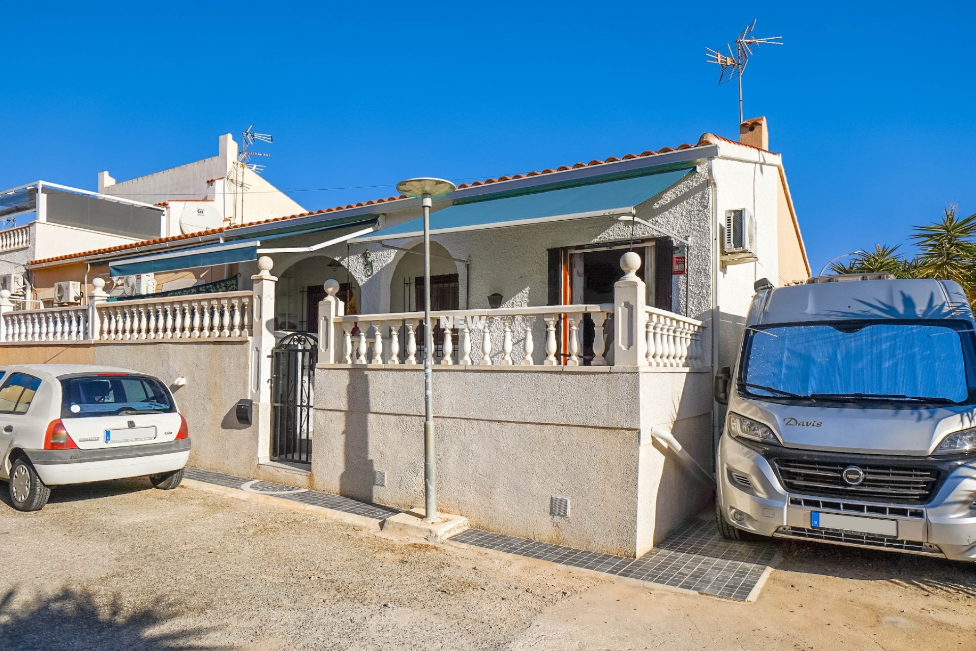 Resale - End Terrace - La Marina - Urb. La Marina