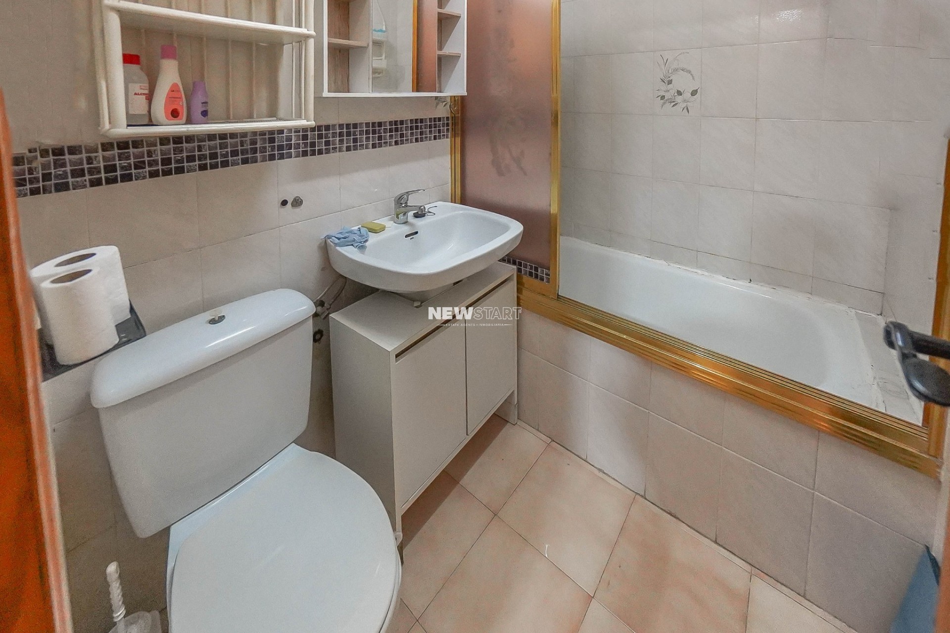 Resale - End Terrace - La Marina - Urb. La Marina