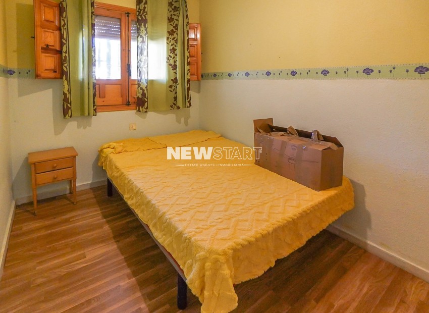 Resale - End Terrace - La Marina - Urb. La Marina