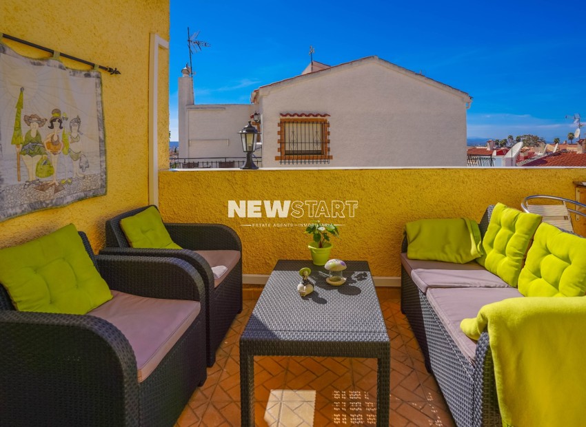 Resale - End Terrace Townhouse - La Marina - Urb. La Marina