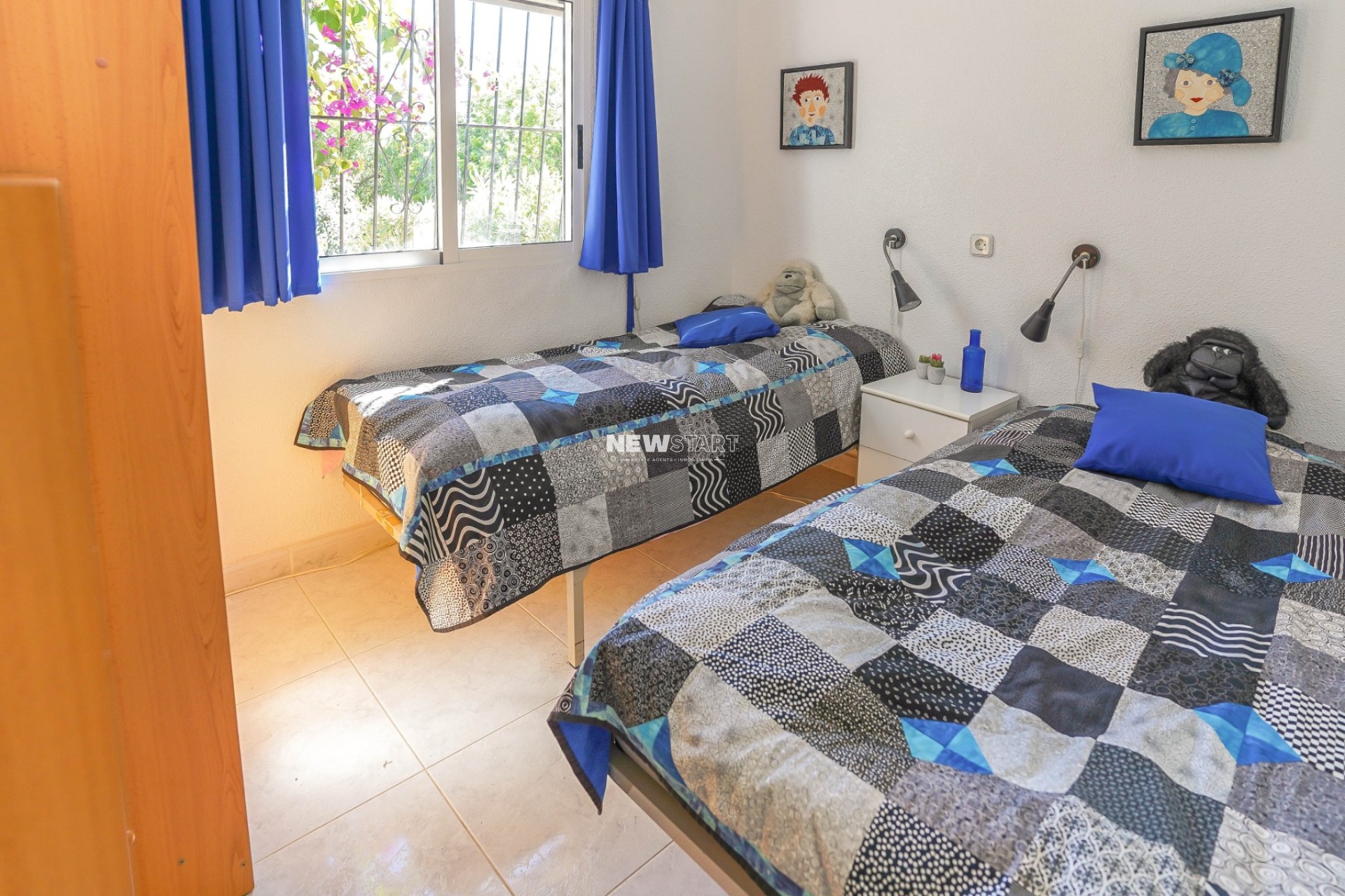Resale - End Terrace Townhouse - La Marina - Urb. La Marina