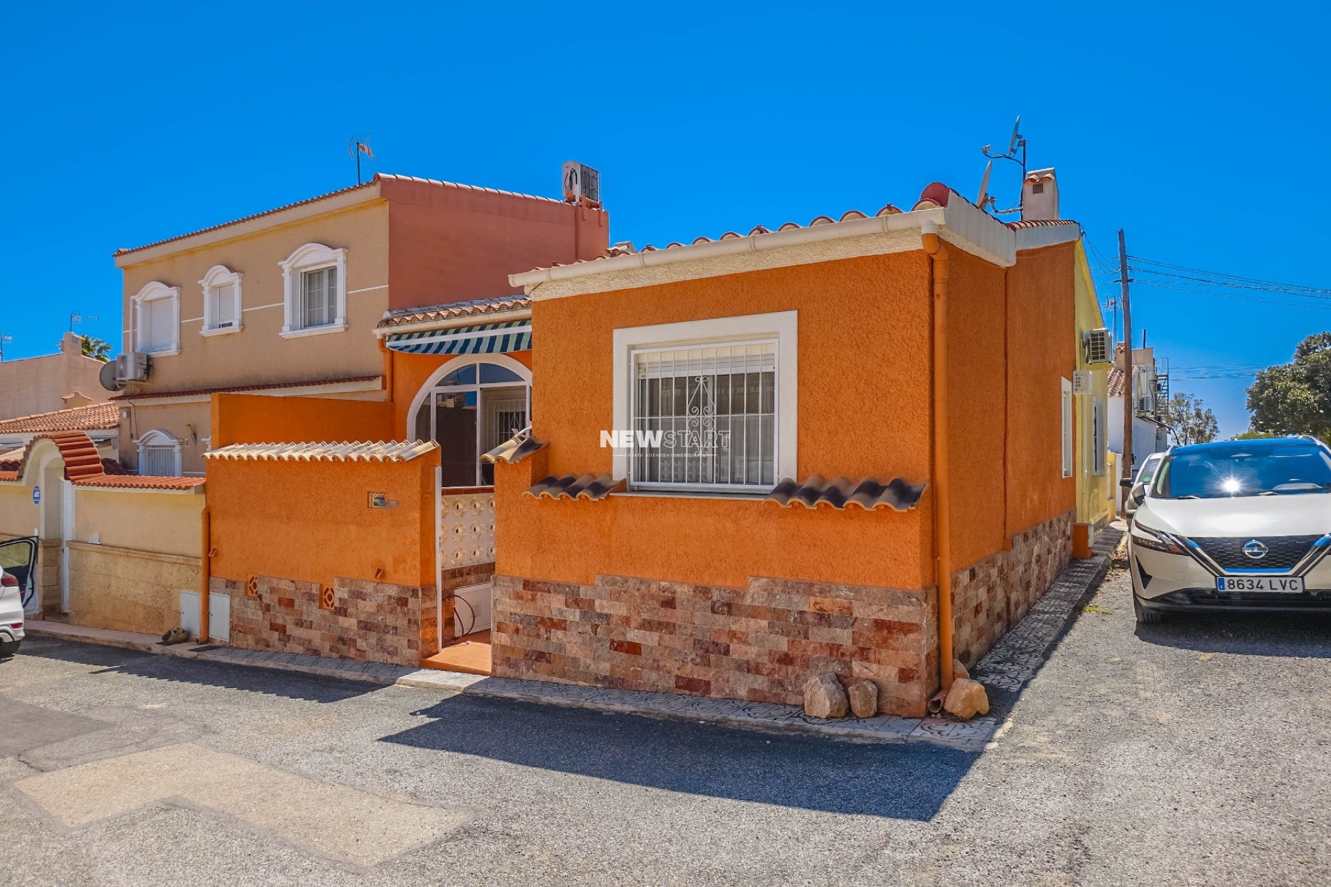 Resale - End Terraced - La Marina - Urb. La Marina