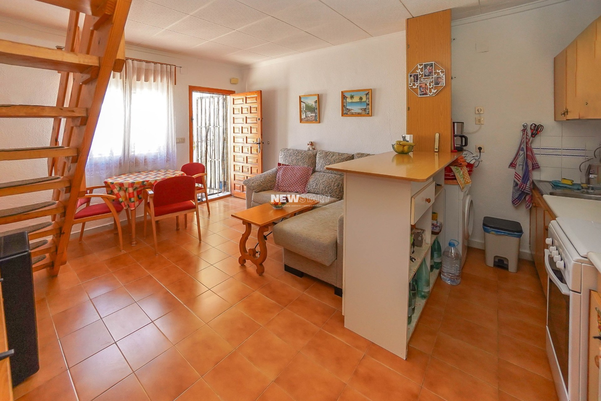 Resale - End Terraced Townhouse - La Marina - Urb. La Marina