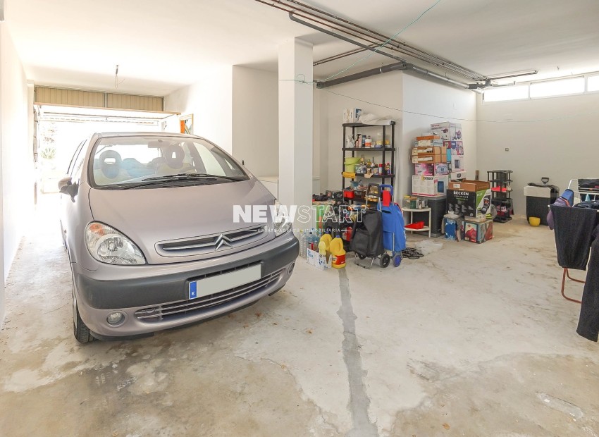 Resale - End Terraced Townhouse - La Marina - Urb. La Marina