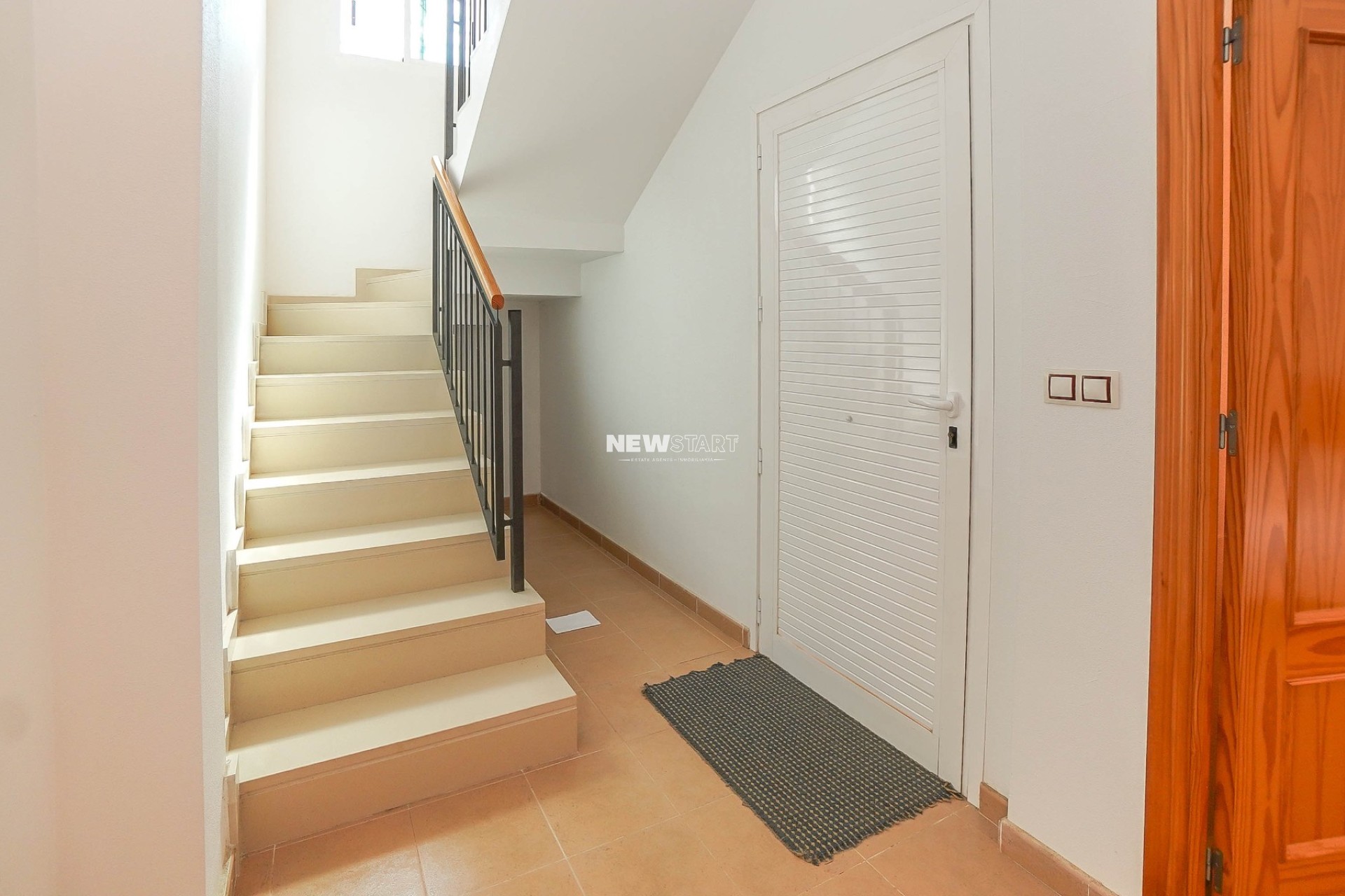 Resale - End Terraced Townhouse - La Marina - Urb. La Marina