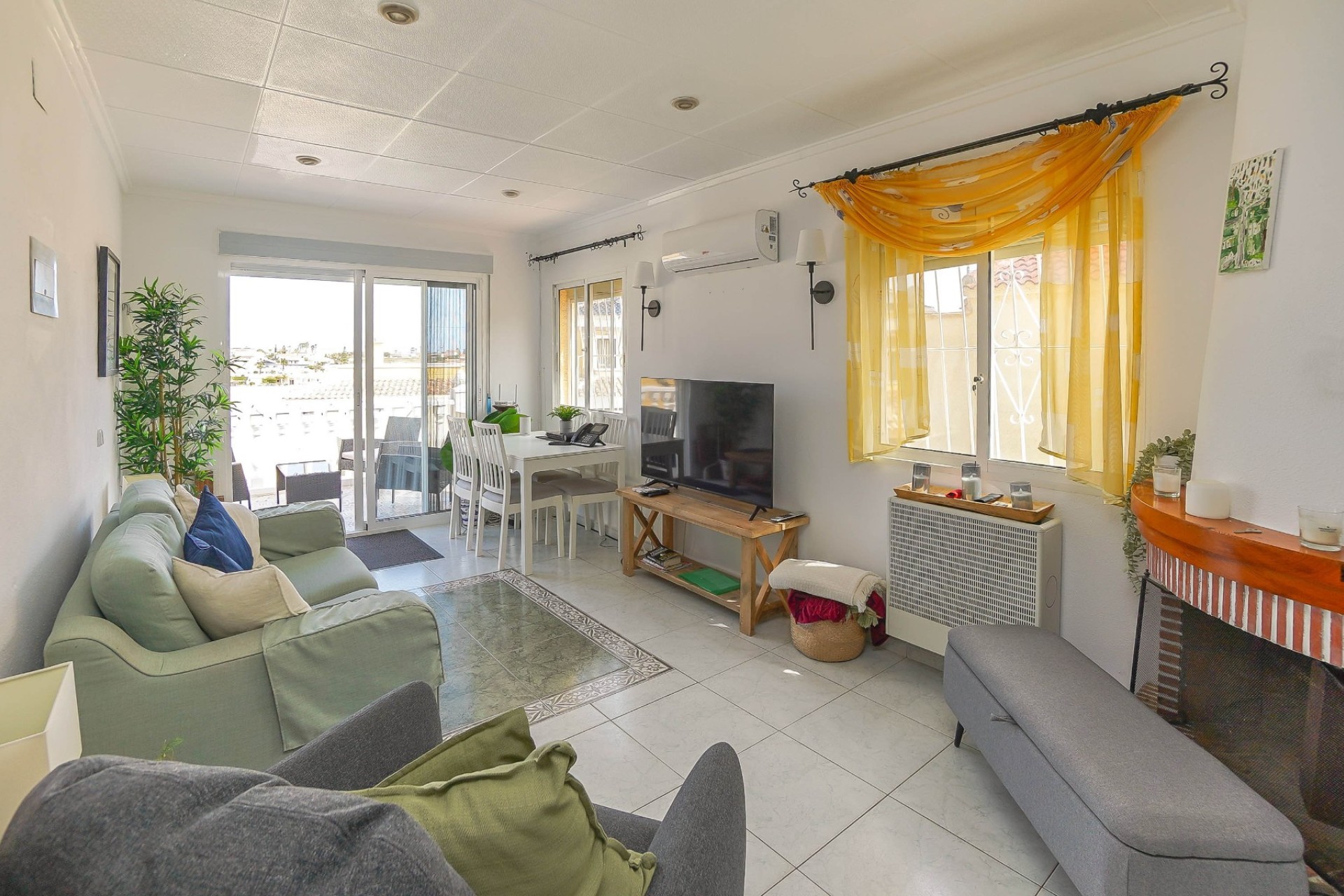 Resale - Independent Villa - La Marina - Urb. La Marina