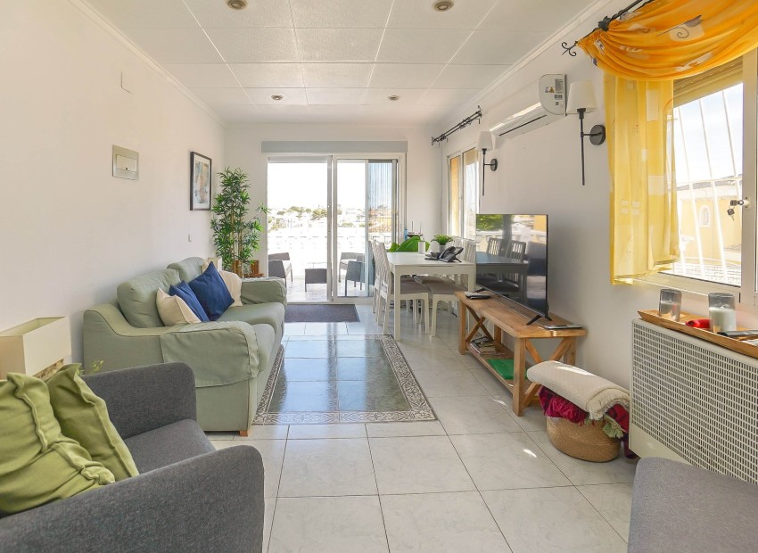 Resale - Independent Villa - La Marina - Urb. La Marina