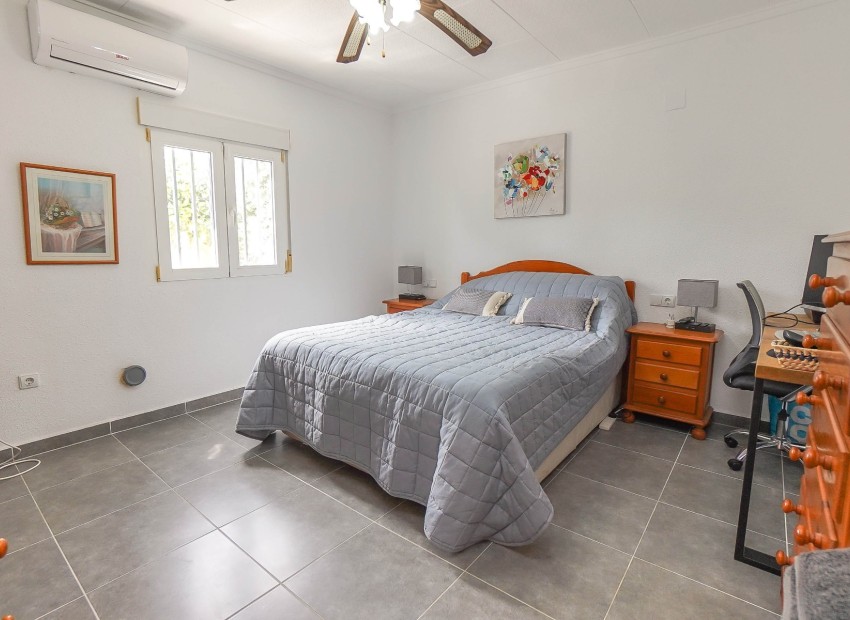 Resale - Independent Villa - La Marina - Urb. La Marina
