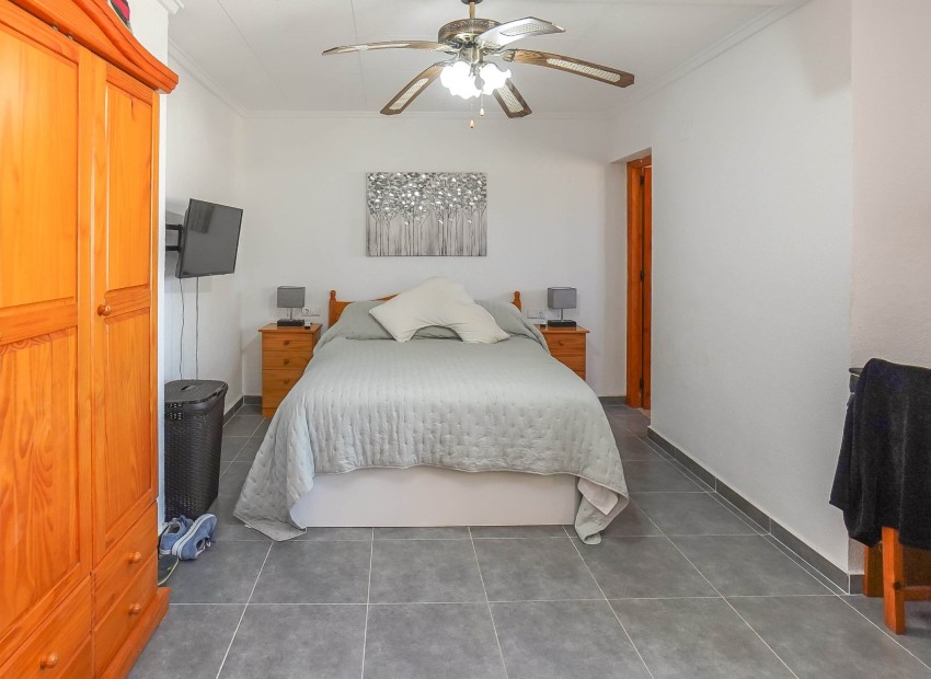 Resale - Independent Villa - La Marina - Urb. La Marina
