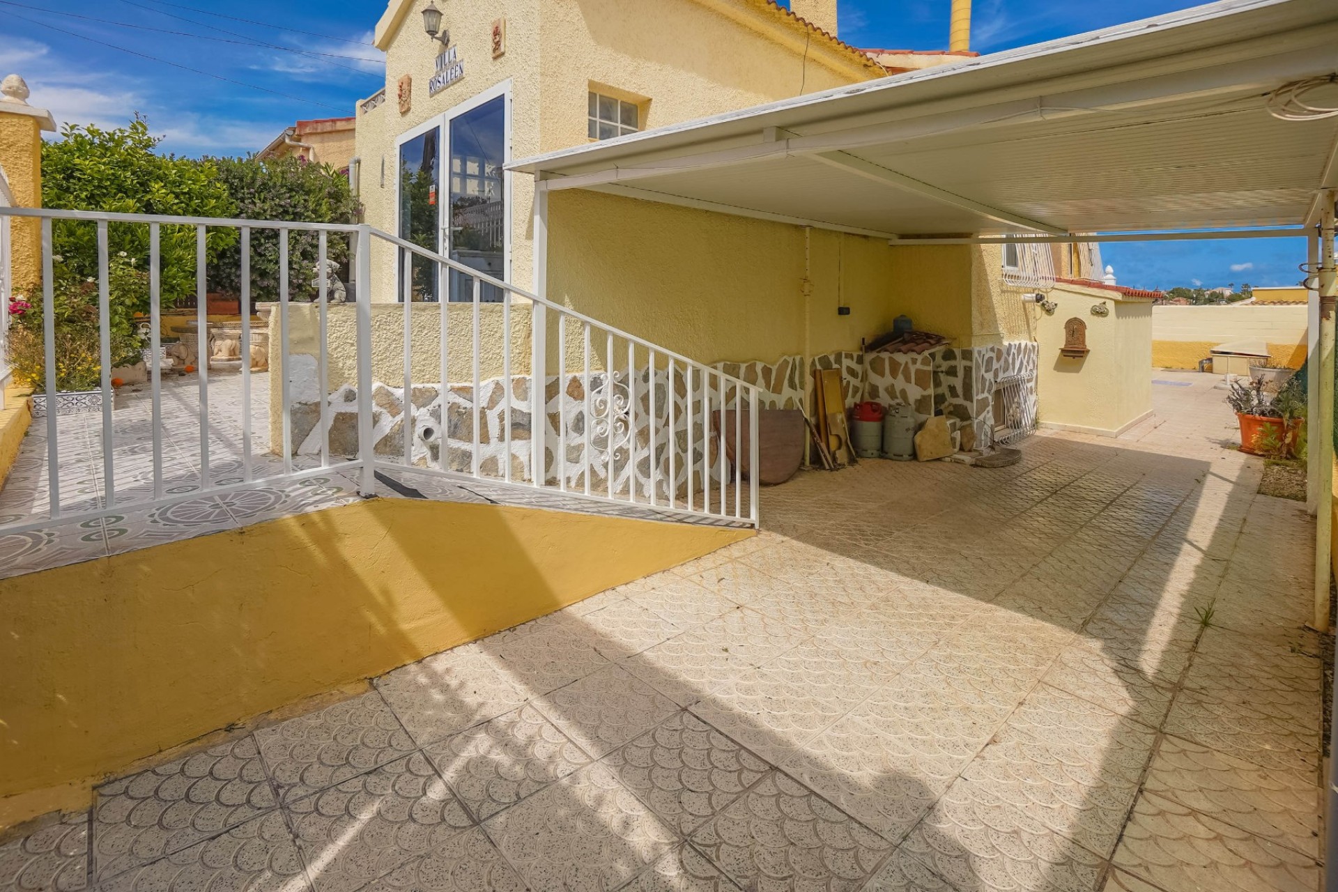 Resale - Independent Villa - La Marina - Urb. La Marina