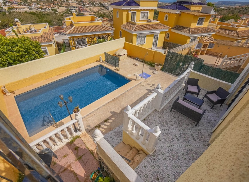 Resale - Independent Villa - La Marina - Urb. La Marina