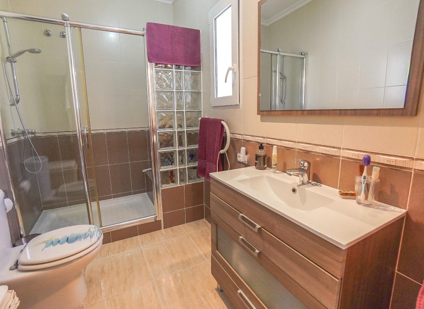 Resale - Independent Villa - La Marina - Urb. La Marina