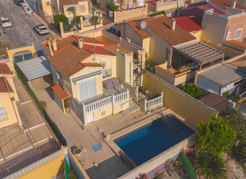Resale - Independent Villa - La Marina - Urb. La Marina
