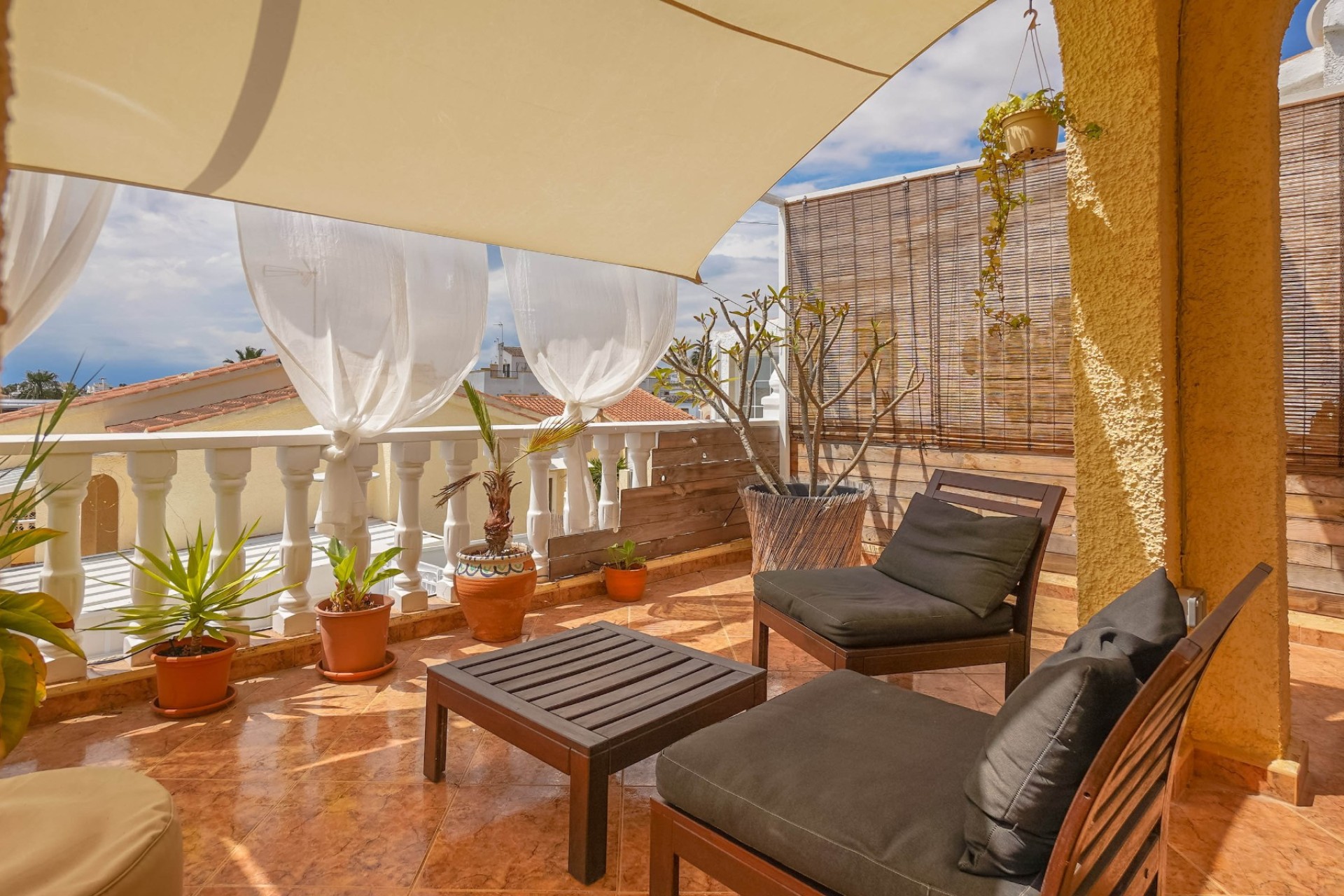 Resale - Independent Villa - La Marina - Urb. La Marina
