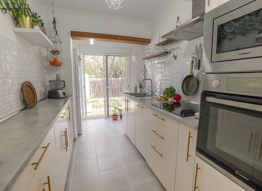 Resale - Independent Villa - La Marina - Urb. La Marina