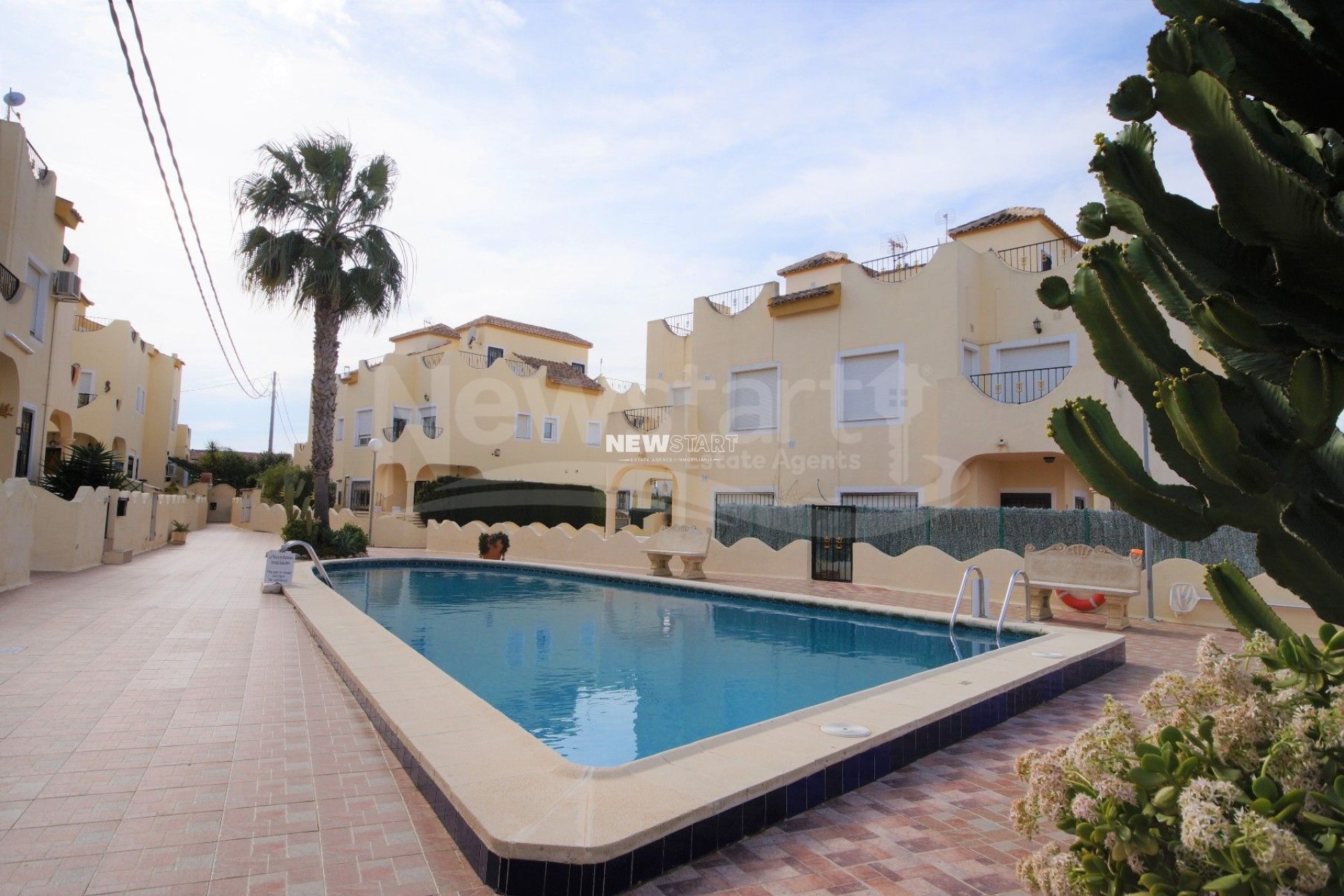 Resale -  - La Marina - Urb. El Oasis