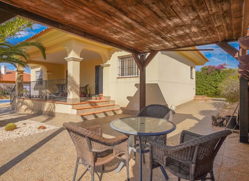 Resale -  - La Marina - Urb. El Oasis