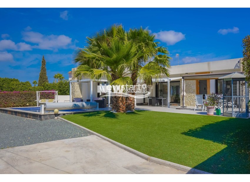 Resale -  - La Marina - Urb. La Escuera