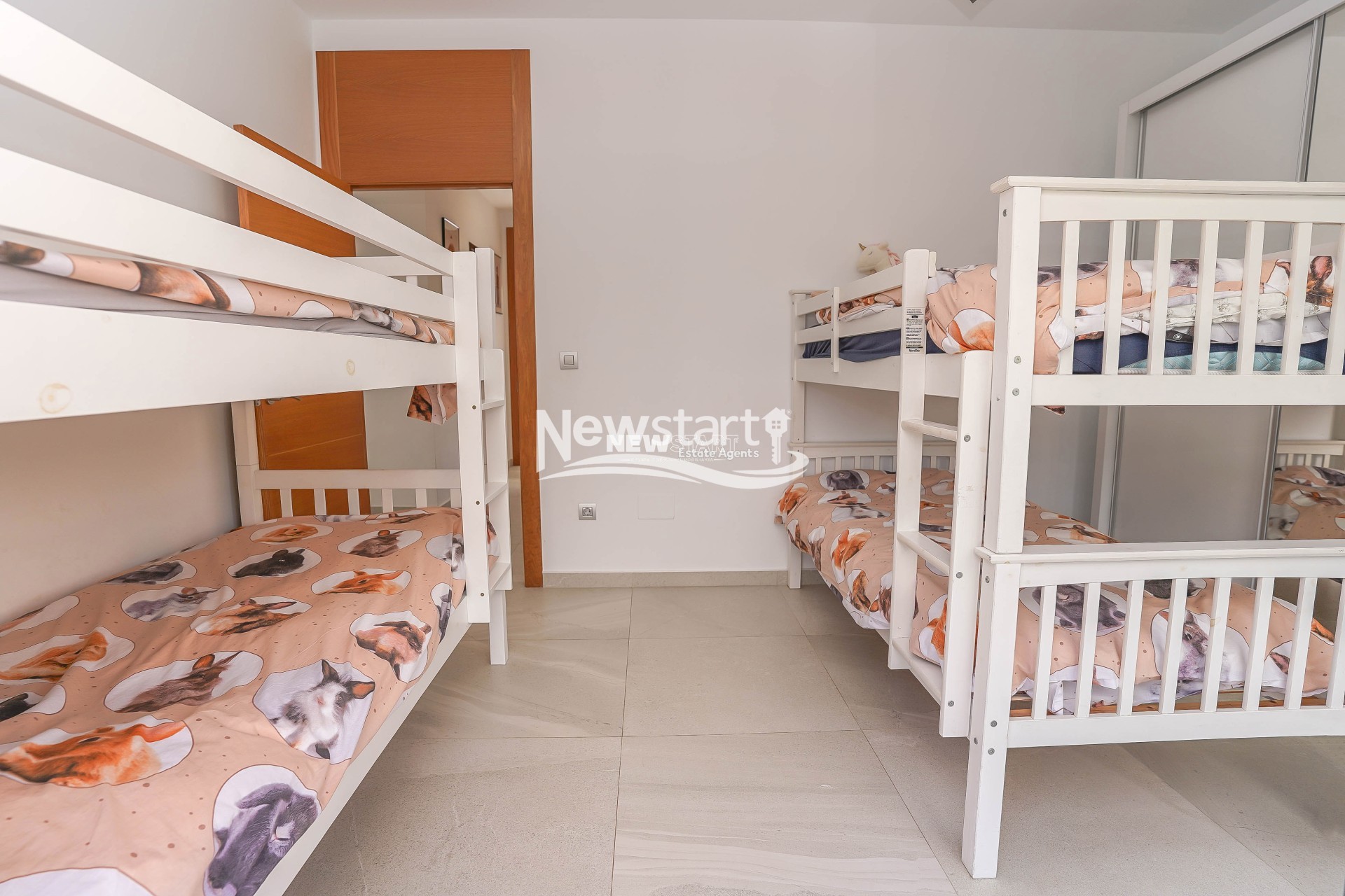 Resale -  - La Marina - Urb. La Escuera