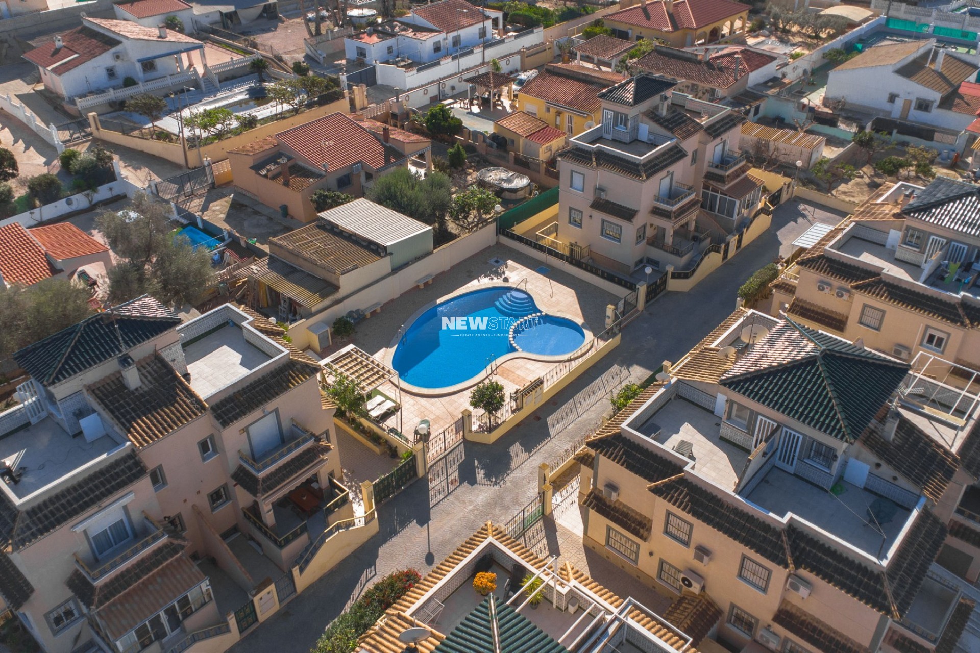 Resale - Quad - La Marina - Urb. El Oasis