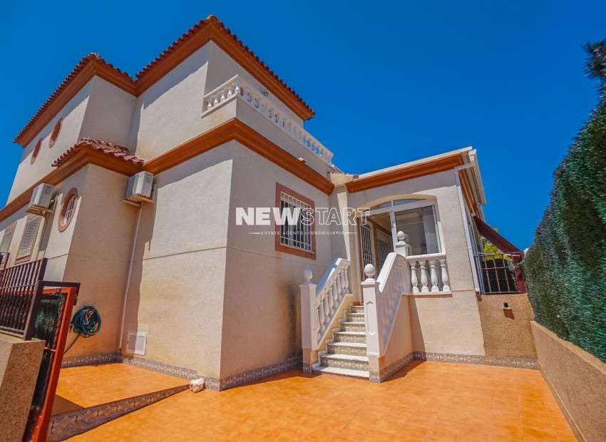 Resale - Quad - La Marina - Urb. La Escuera