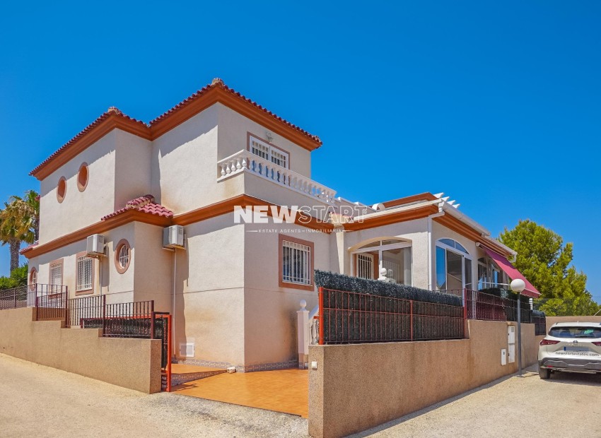 Resale - Quad - La Marina - Urb. La Escuera