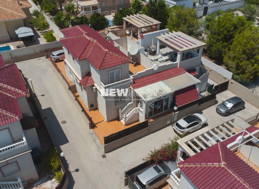Resale - Quad - La Marina - Urb. La Escuera