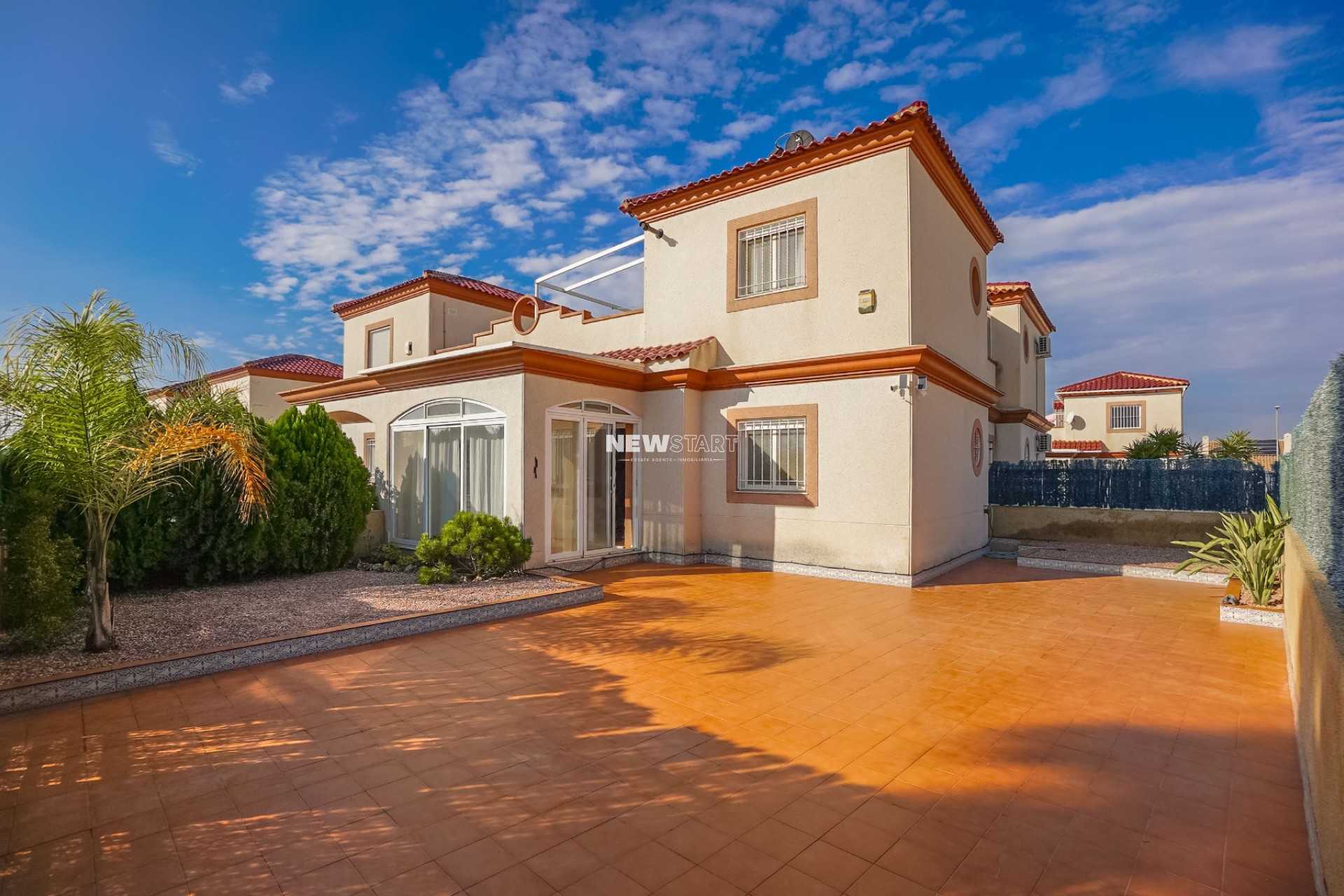 Resale - Quad - La Marina - Urb. La Marina