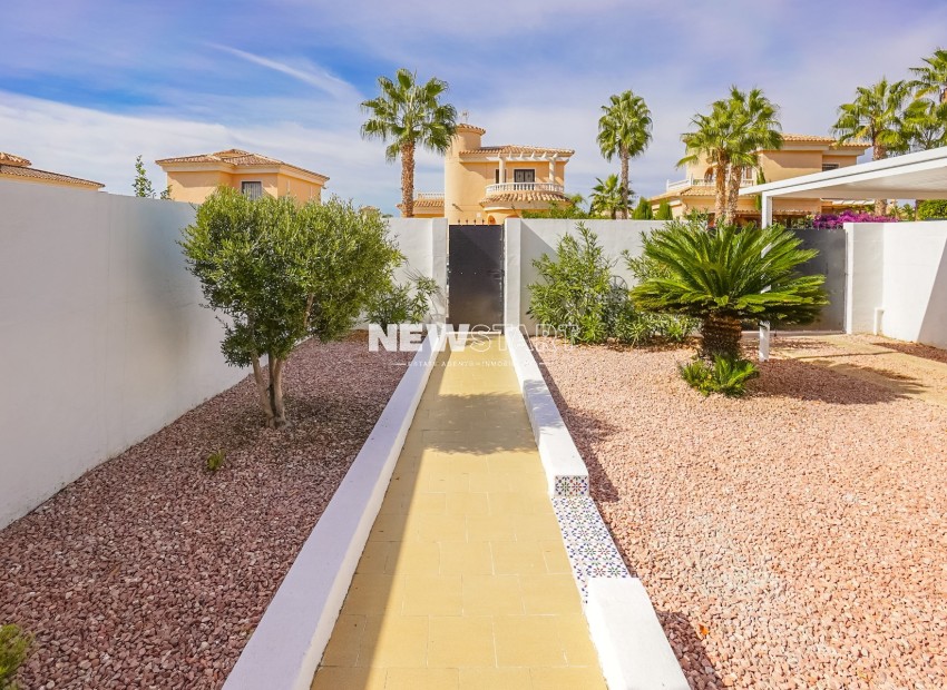 Resale - Quad - La Marina - Urb. La Marina