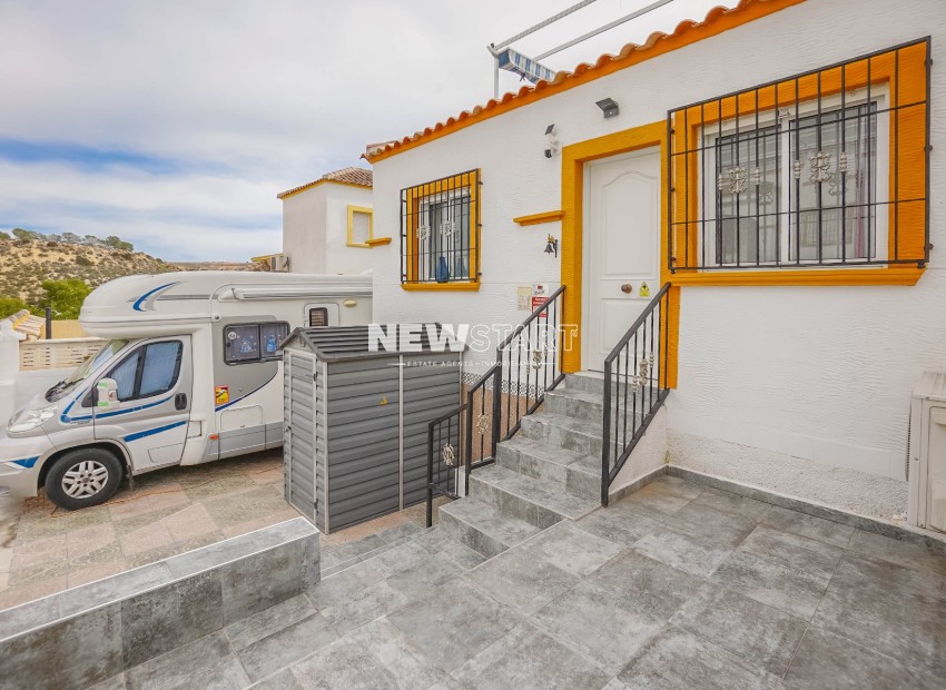 Resale - Quad - La Marina - Urb. La Marina